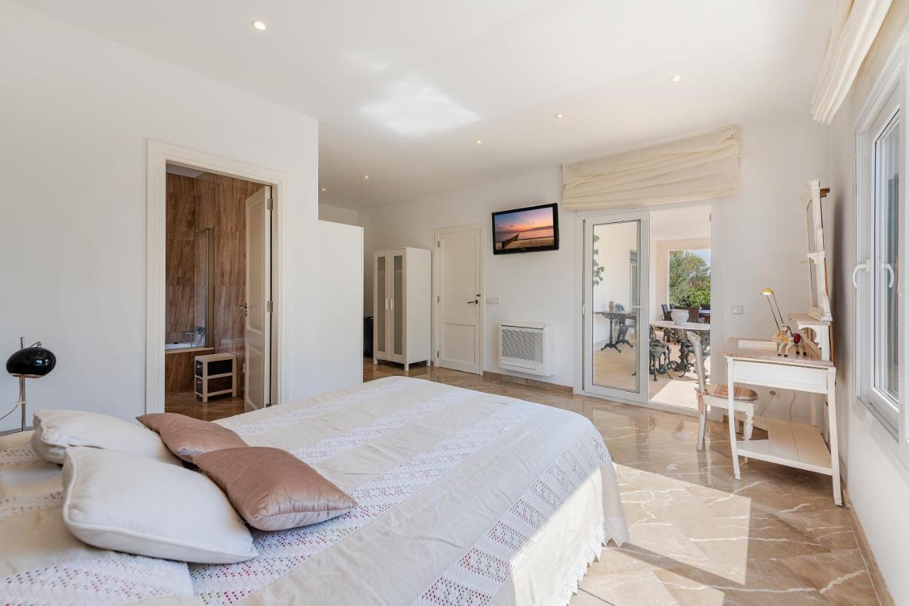 Villa Marina Next To The Beach Alcudia (Mallorca)